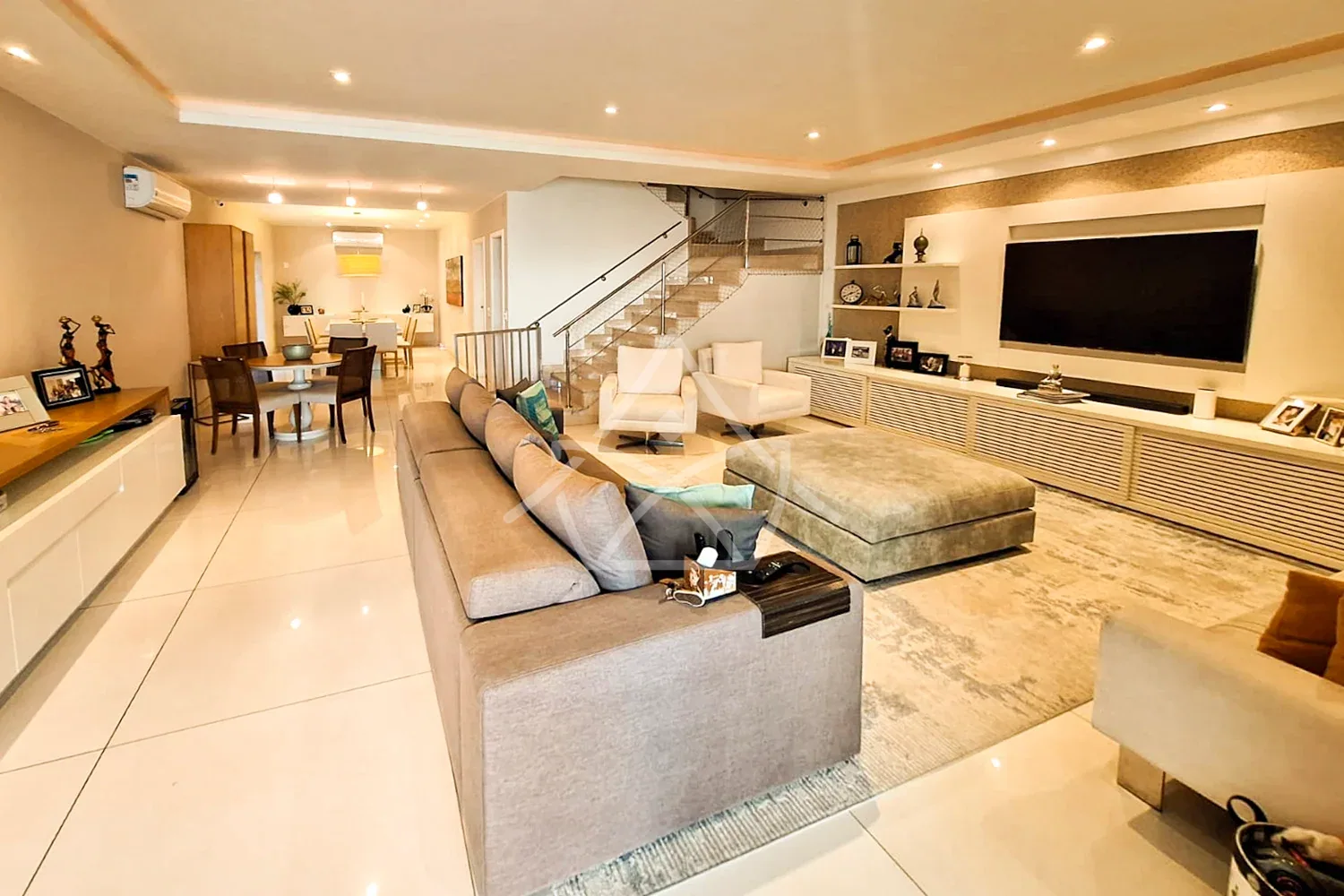 Casa Triplex Em Estilo Tradicional - Barra da Tijuca, RJ