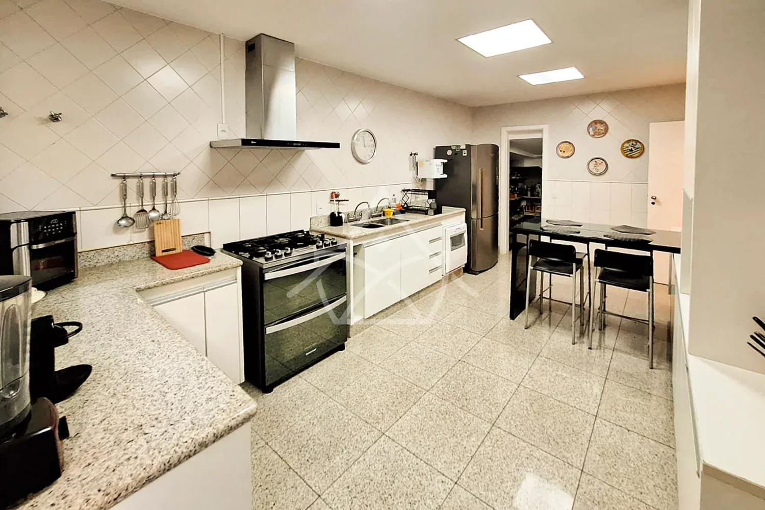 Casa Triplex Em Estilo Tradicional - Barra da Tijuca, RJ