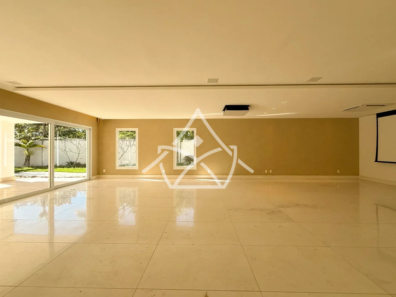 Excelente Casa à Venda - Barra da Tijuca, RJ