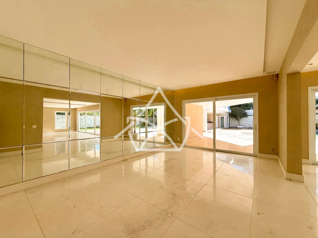 Excelente Casa à Venda - Barra da Tijuca, RJ
