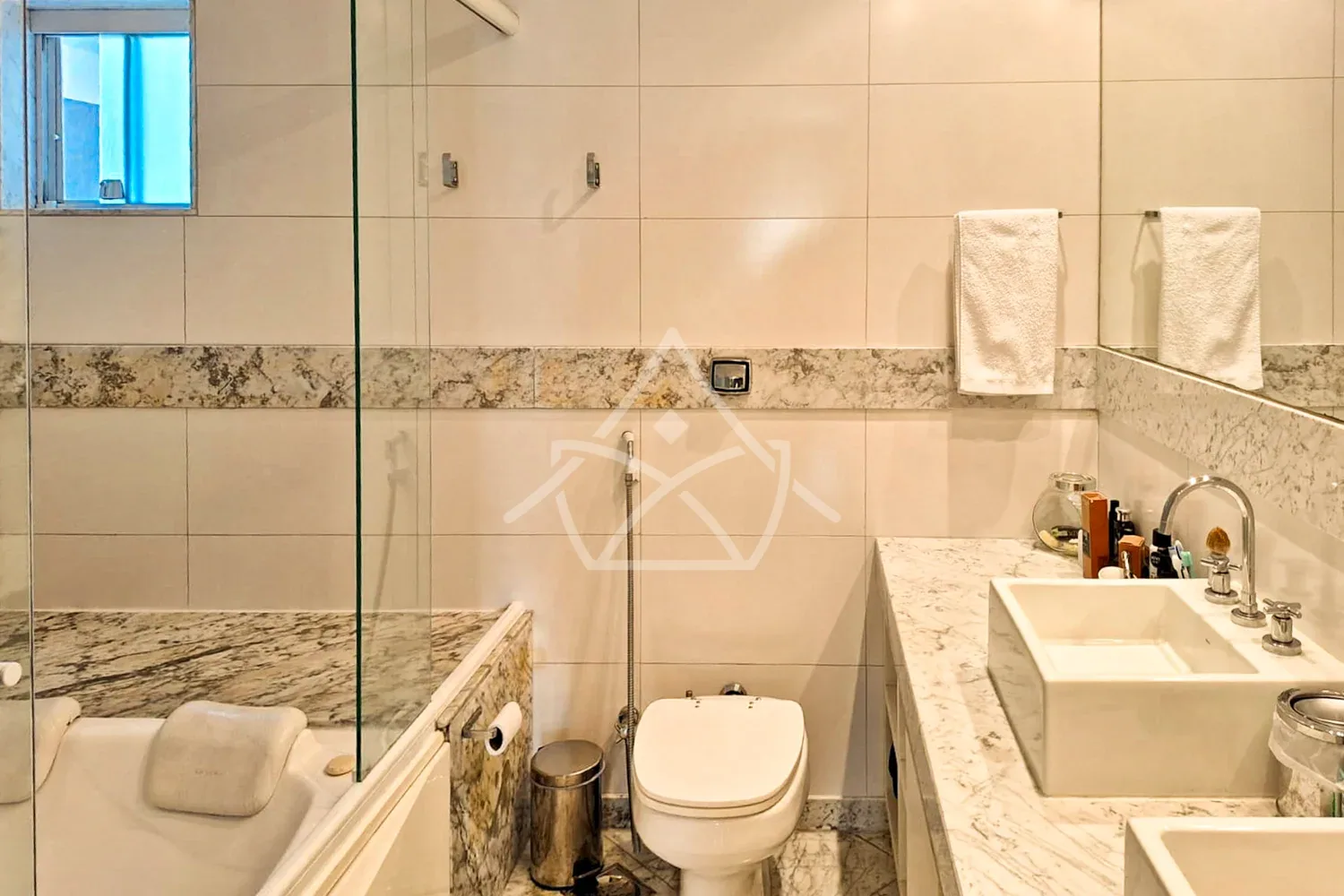 Casa Triplex Em Estilo Tradicional - Barra da Tijuca, RJ