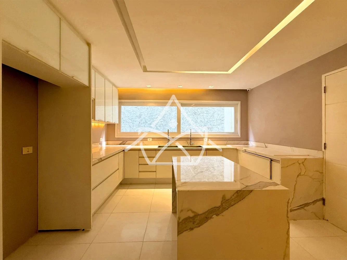 Excelente Casa à Venda - Barra da Tijuca, RJ