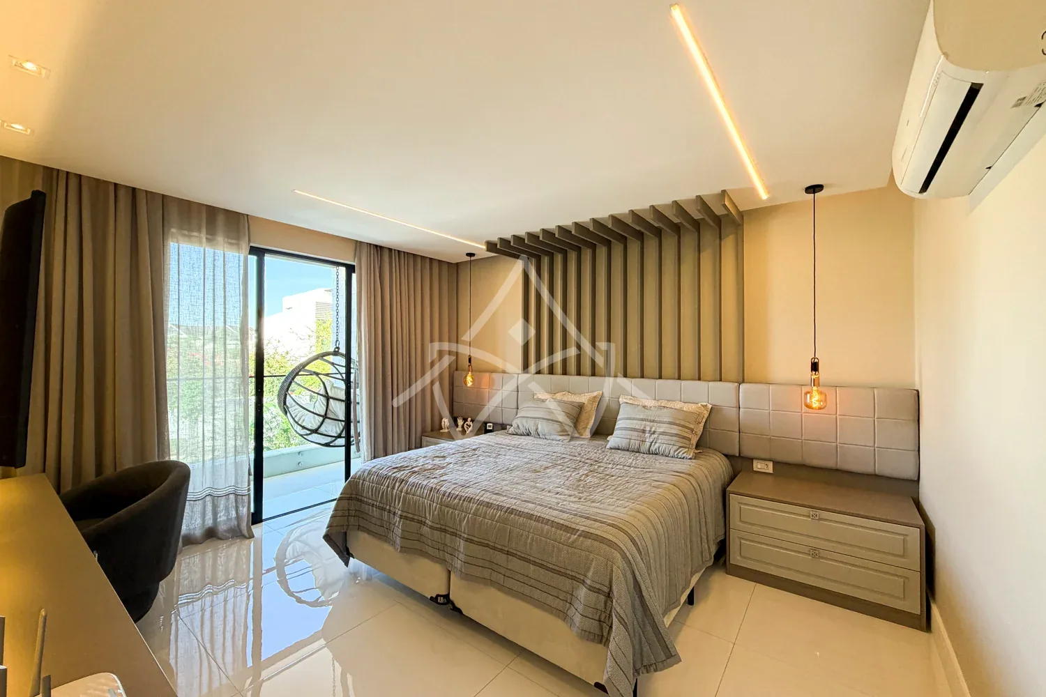 Casa Contemporânea com 4 Suítes - Recreio dos Bandeirantes-RJ