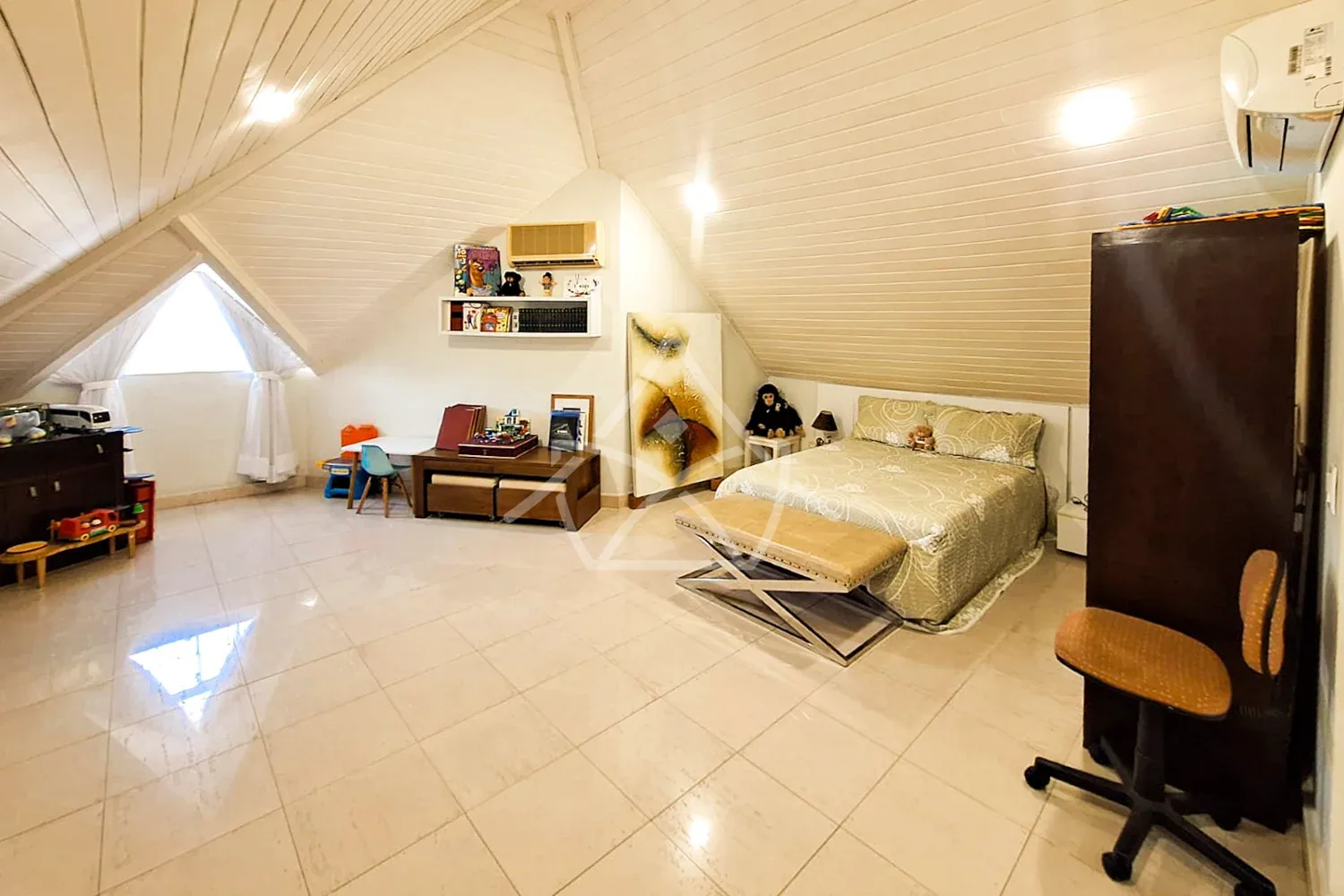 Casa Triplex Em Estilo Tradicional - Barra da Tijuca, RJ
