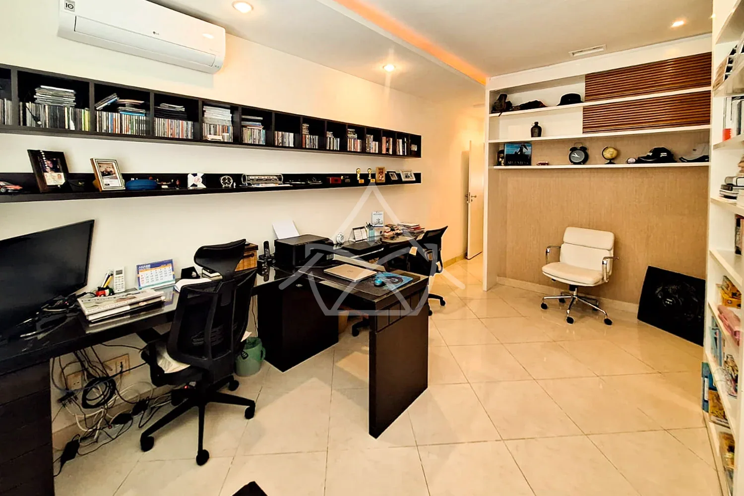Casa Triplex Em Estilo Tradicional - Barra da Tijuca, RJ