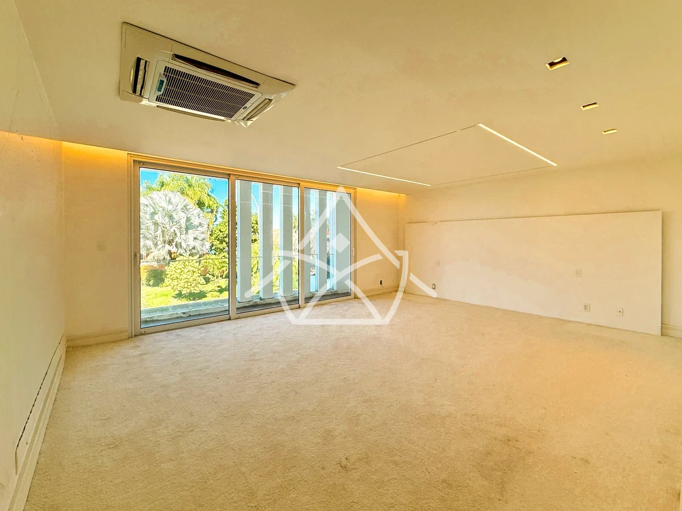 Excelente Casa à Venda - Barra da Tijuca, RJ