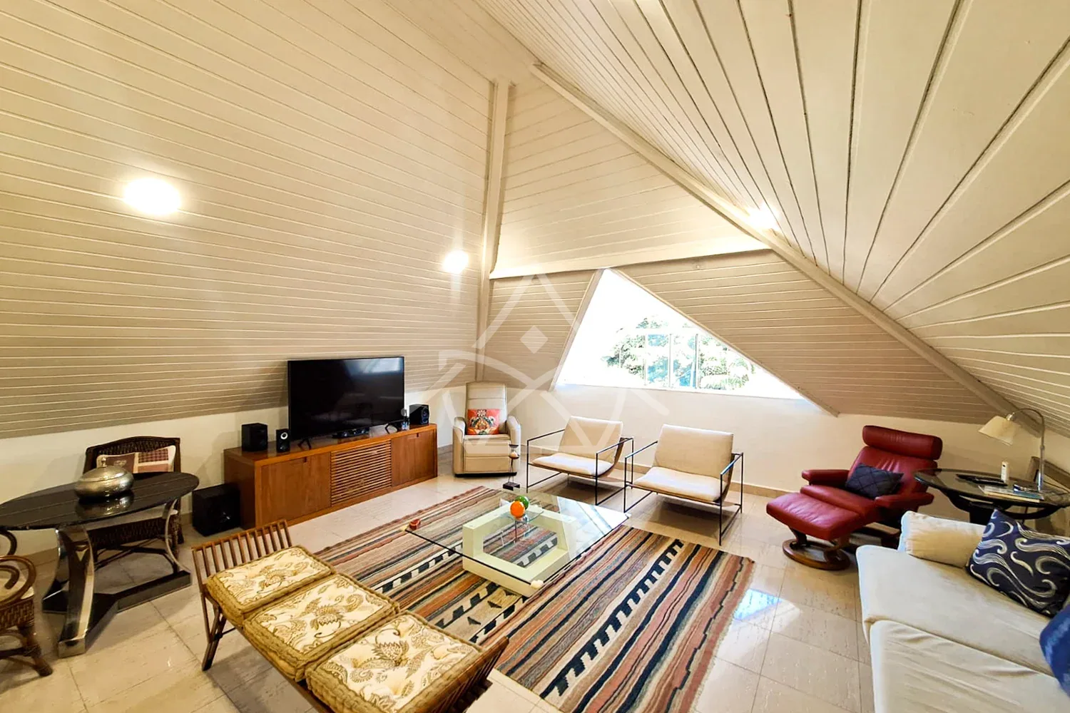 Casa Triplex Em Estilo Tradicional - Barra da Tijuca, RJ