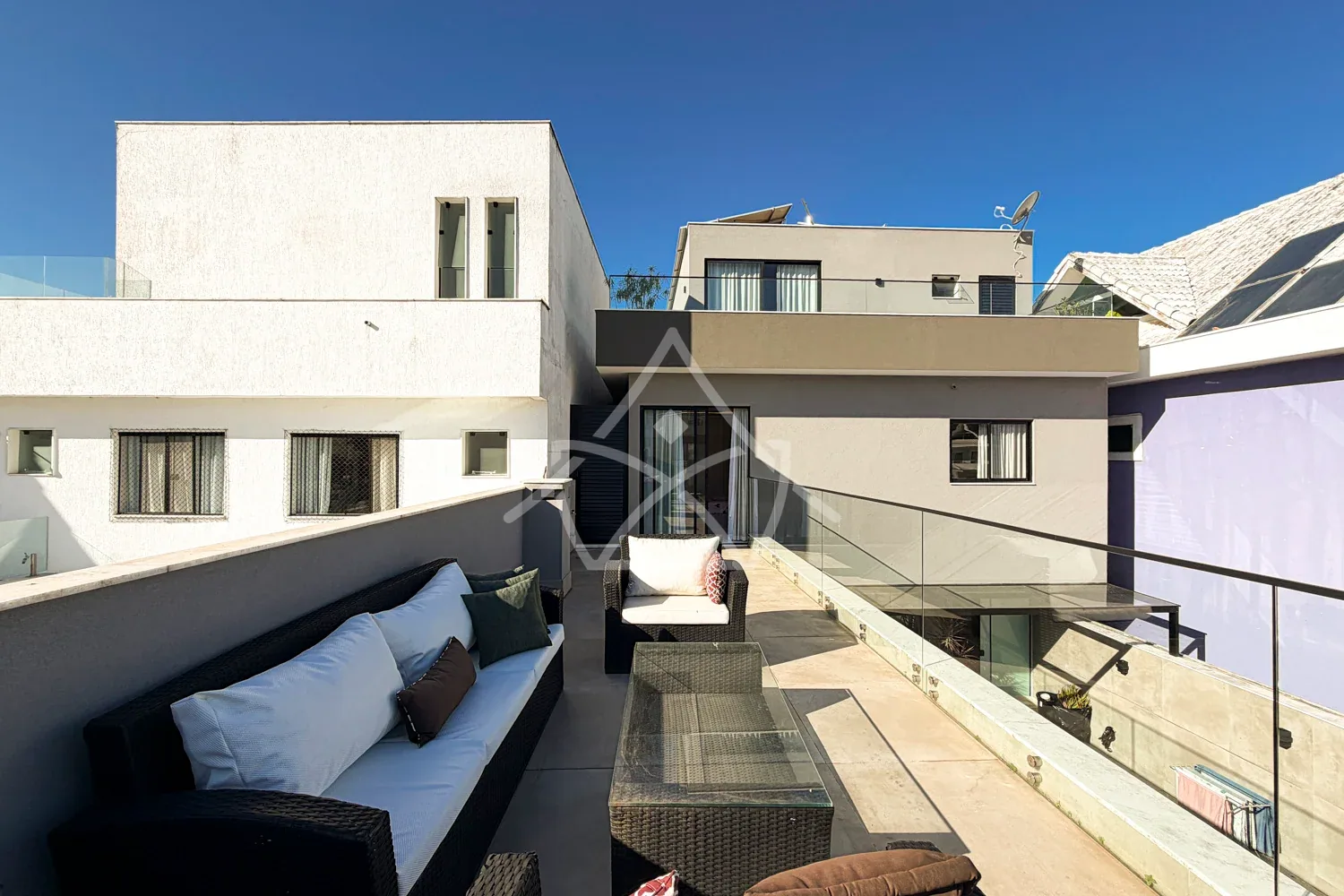 Casa Contemporânea com 4 Suítes - Recreio dos Bandeirantes-RJ