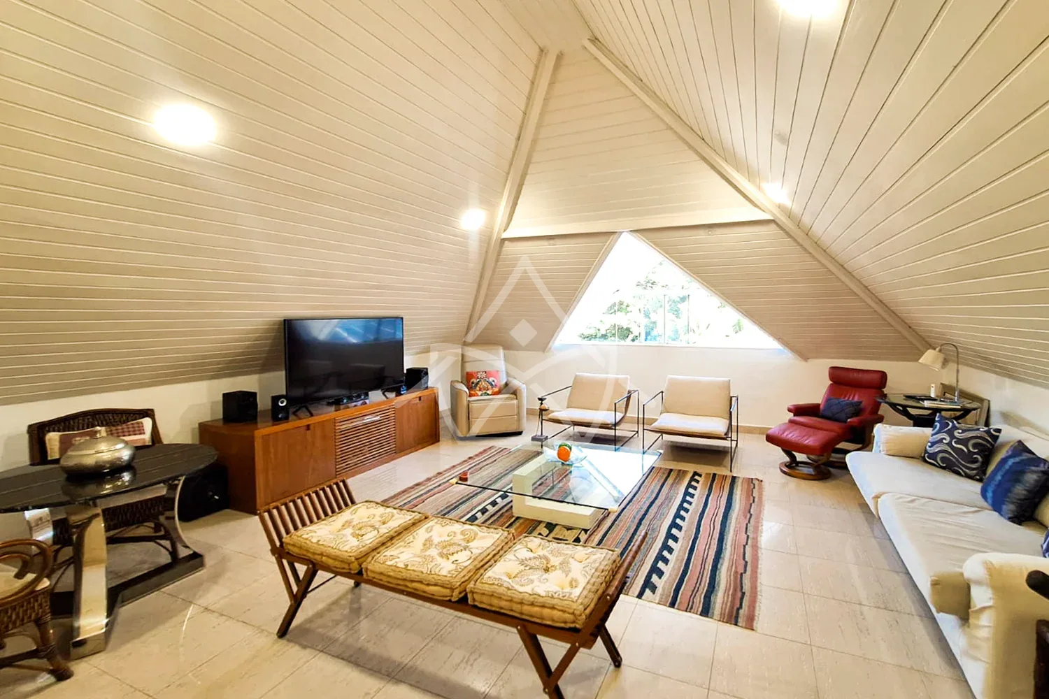 Casa Triplex Em Estilo Tradicional - Barra da Tijuca, RJ