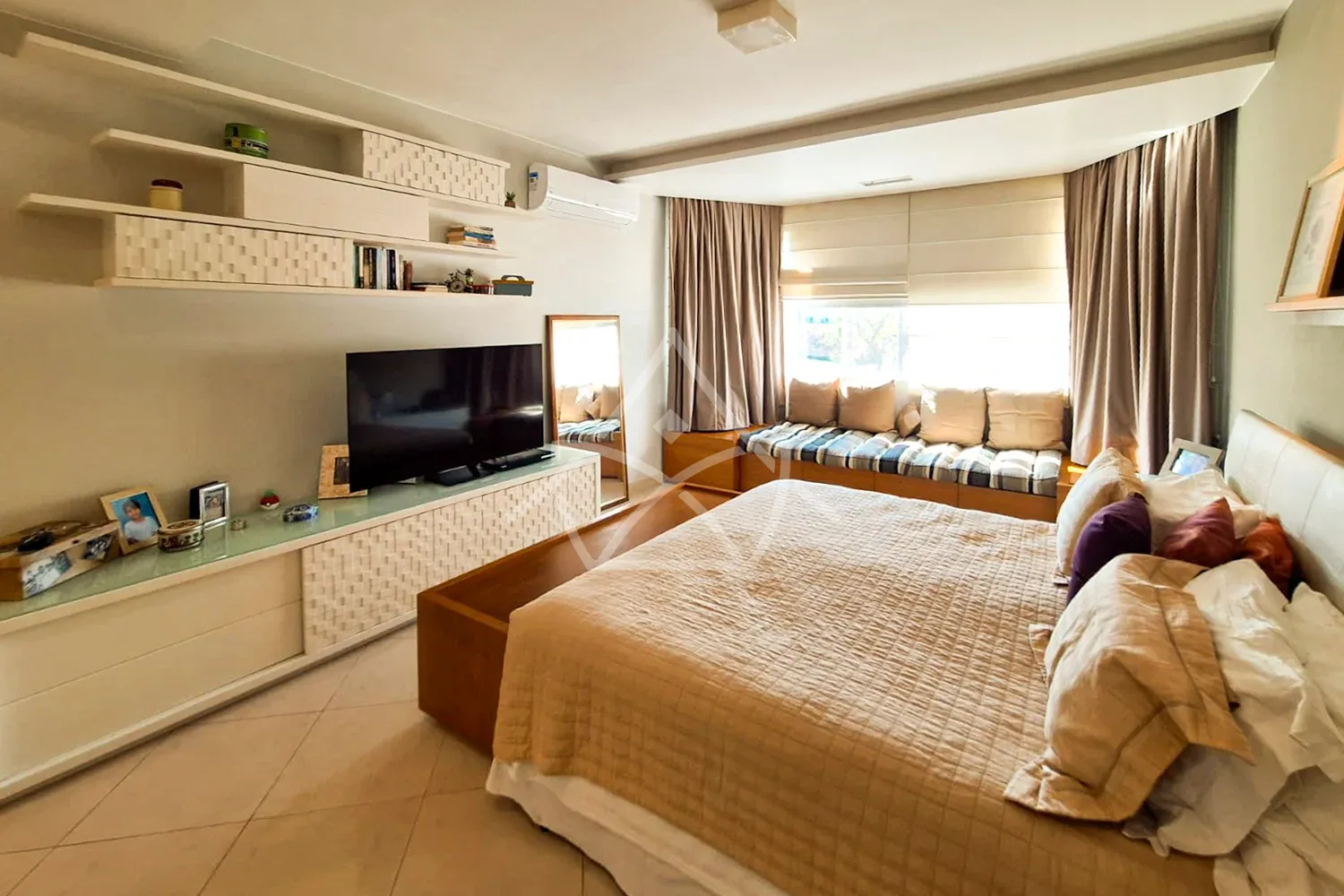 Casa Triplex Em Estilo Tradicional - Barra da Tijuca, RJ