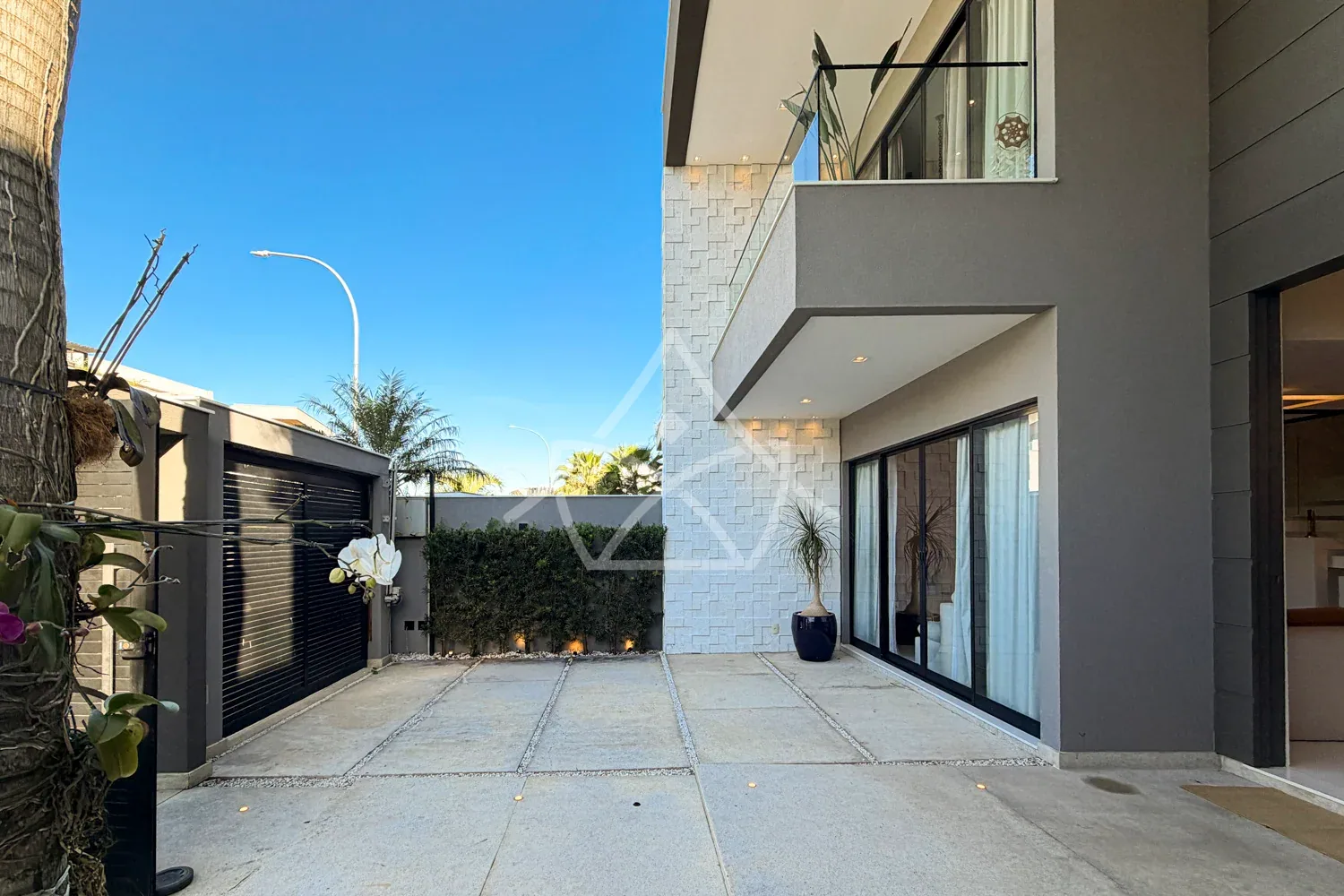 Casa Contemporânea com 4 Suítes - Recreio dos Bandeirantes-RJ