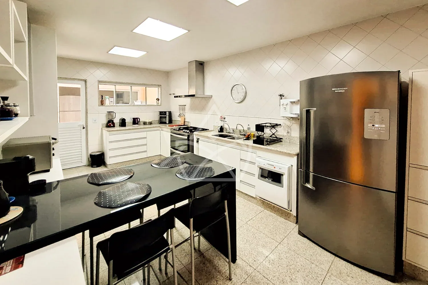 Casa Triplex Em Estilo Tradicional - Barra da Tijuca, RJ