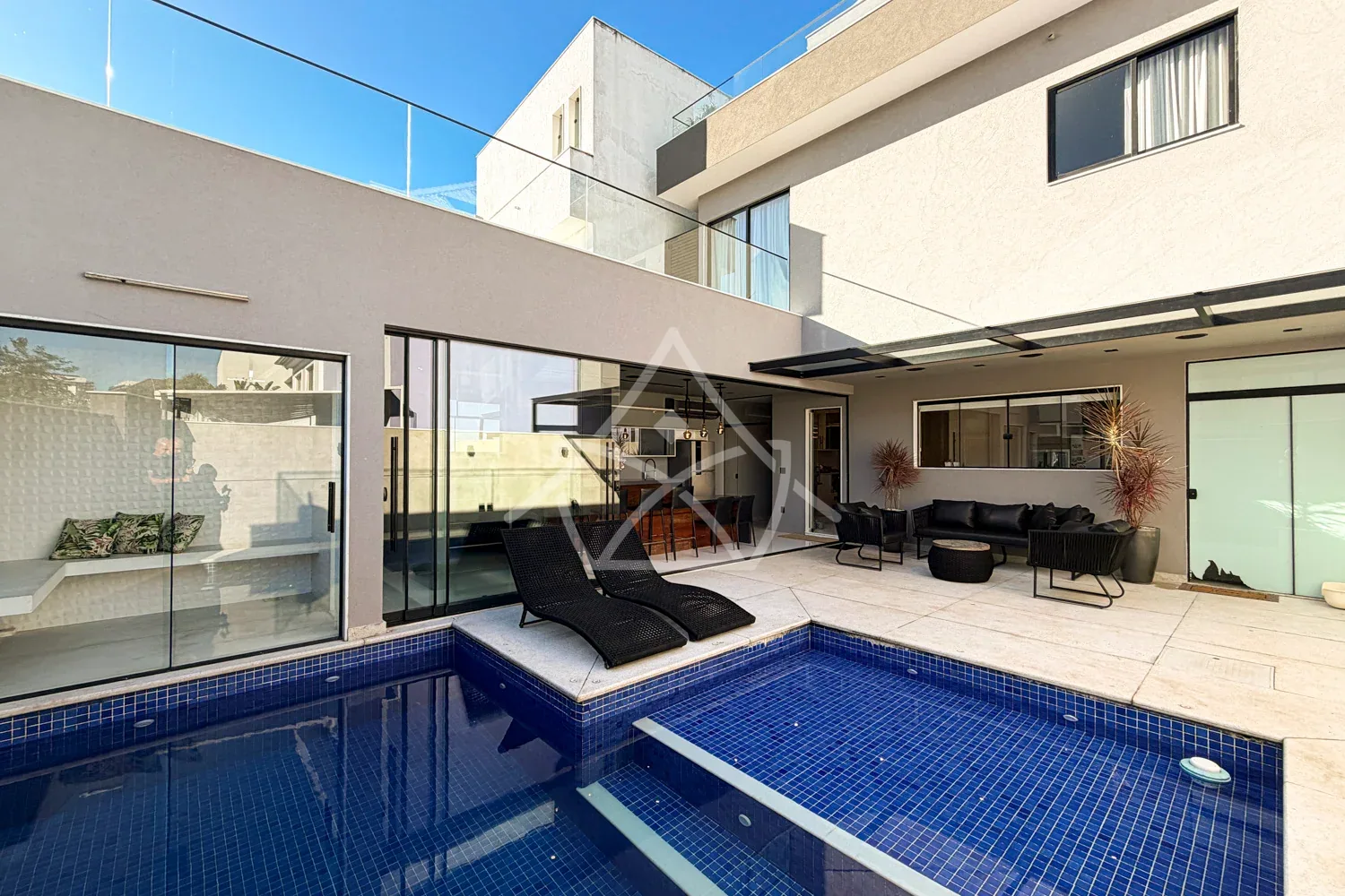 Casa Contemporânea com 4 Suítes - Recreio dos Bandeirantes-RJ