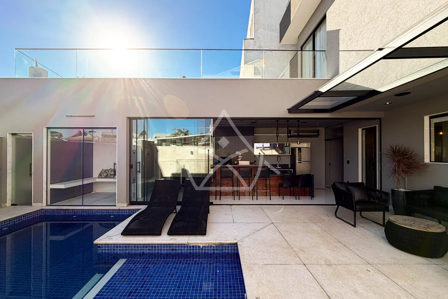 Casa Contemporânea com 4 Suítes - Recreio dos Bandeirantes-RJ