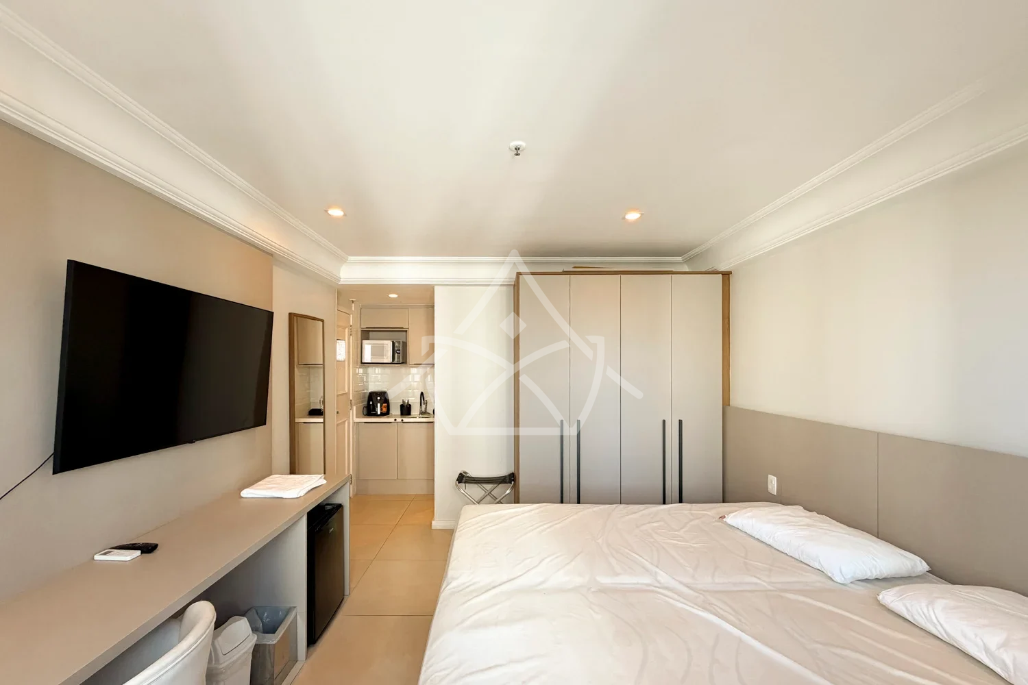 Excelente Apartamento Totalmente Mobiliado - Barra da Tijuca, RJ