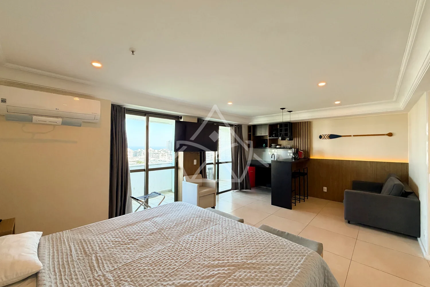 Excelente Apartamento Totalmente Mobiliado - Barra da Tijuca, RJ