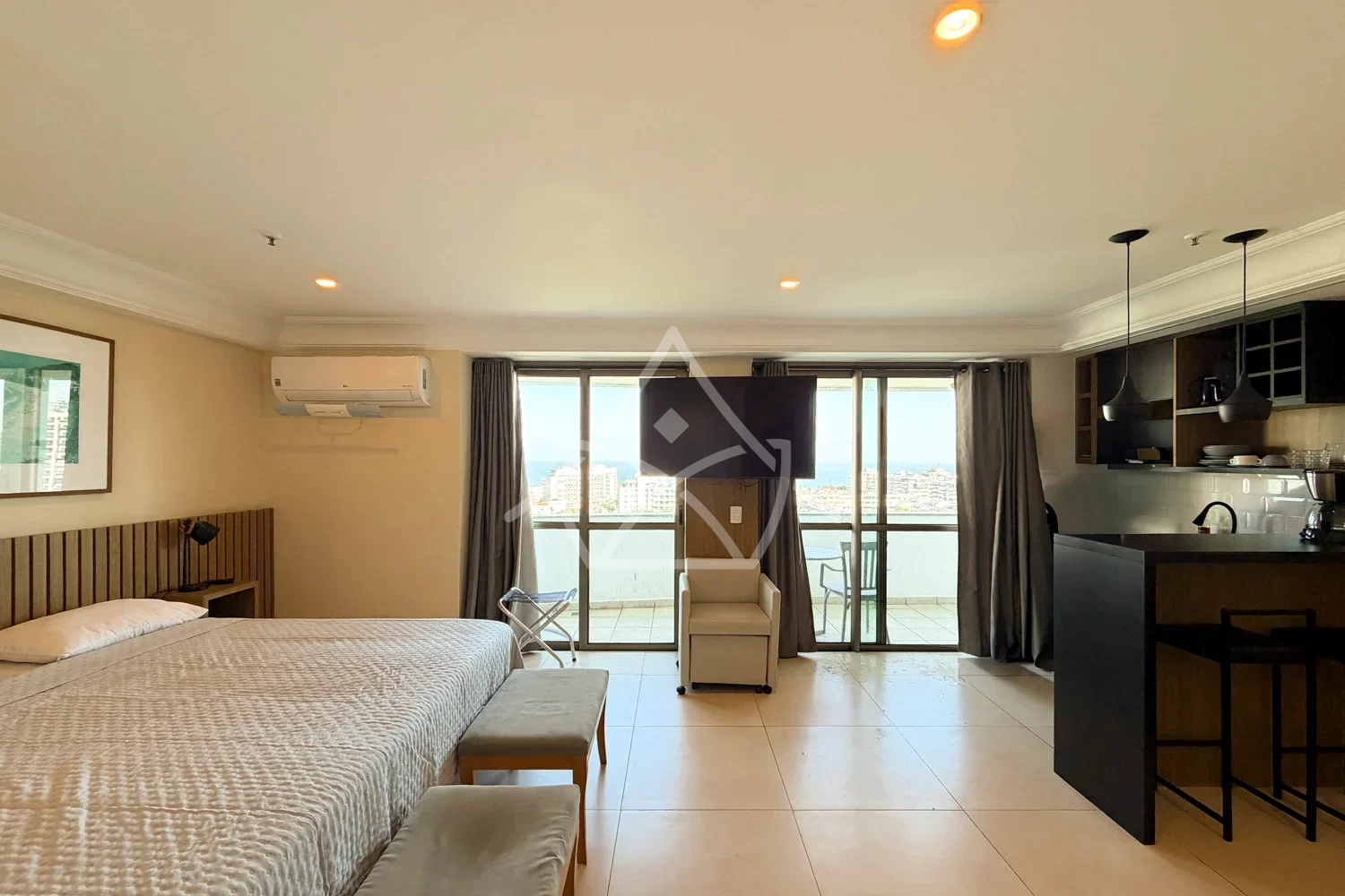 Excelente Apartamento Totalmente Mobiliado - Barra da Tijuca, RJ