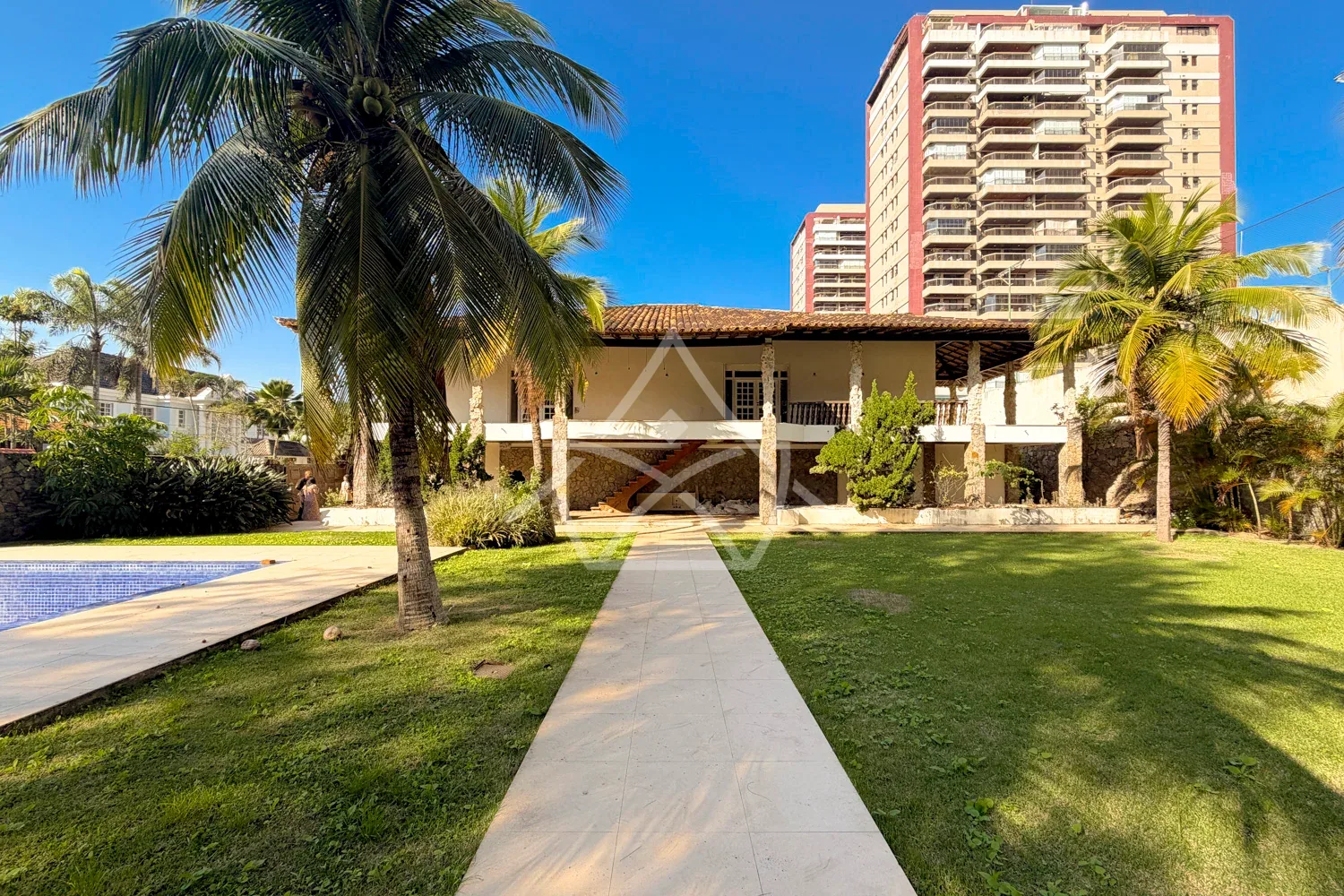 Terreno de 1.333 m² à Venda - Barra da Tijuca, RJ