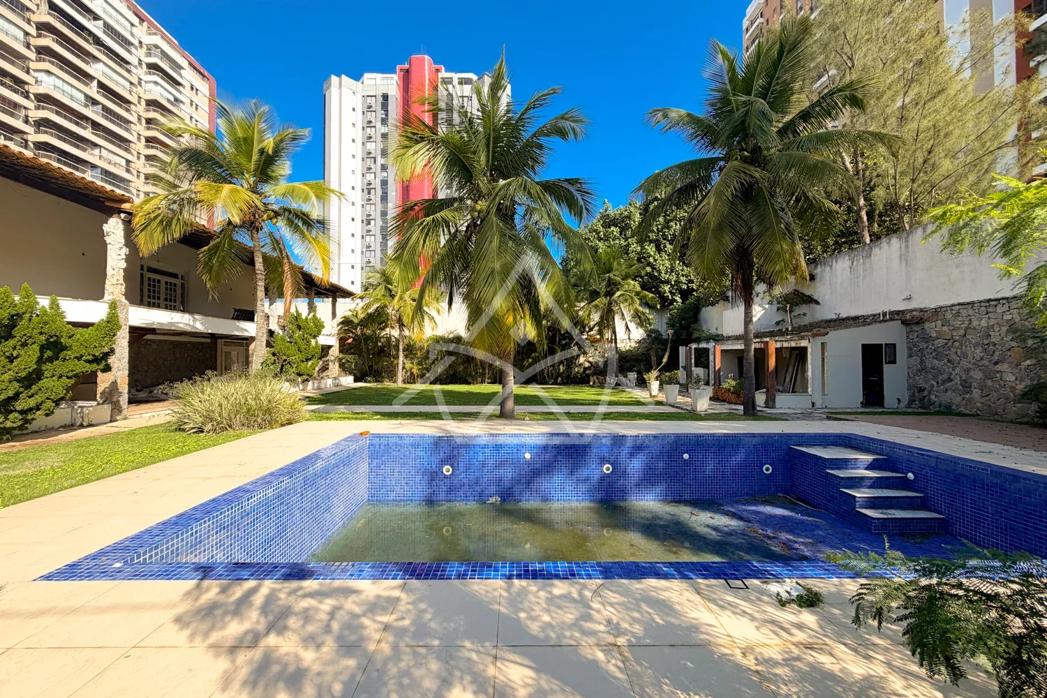 Terreno de 1.333 m² à Venda - Barra da Tijuca, RJ