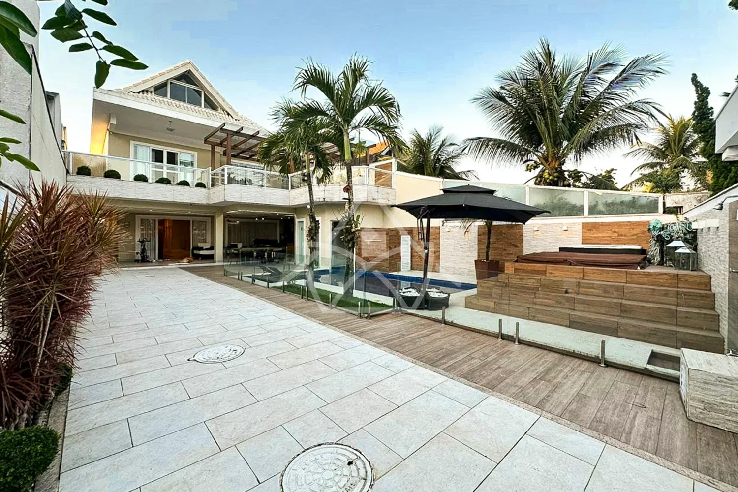 Casa Triplex à Venda – Barra da Tijuca, RJ — Marca d'água
