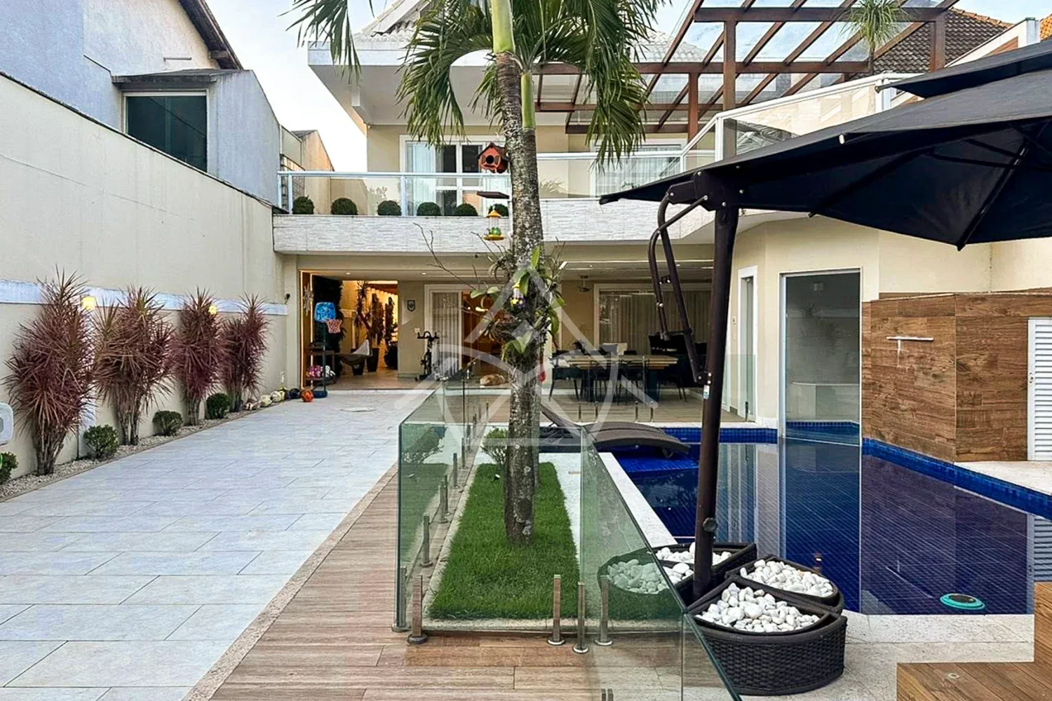 Casa Triplex à Venda - Barra da Tijuca, RJ