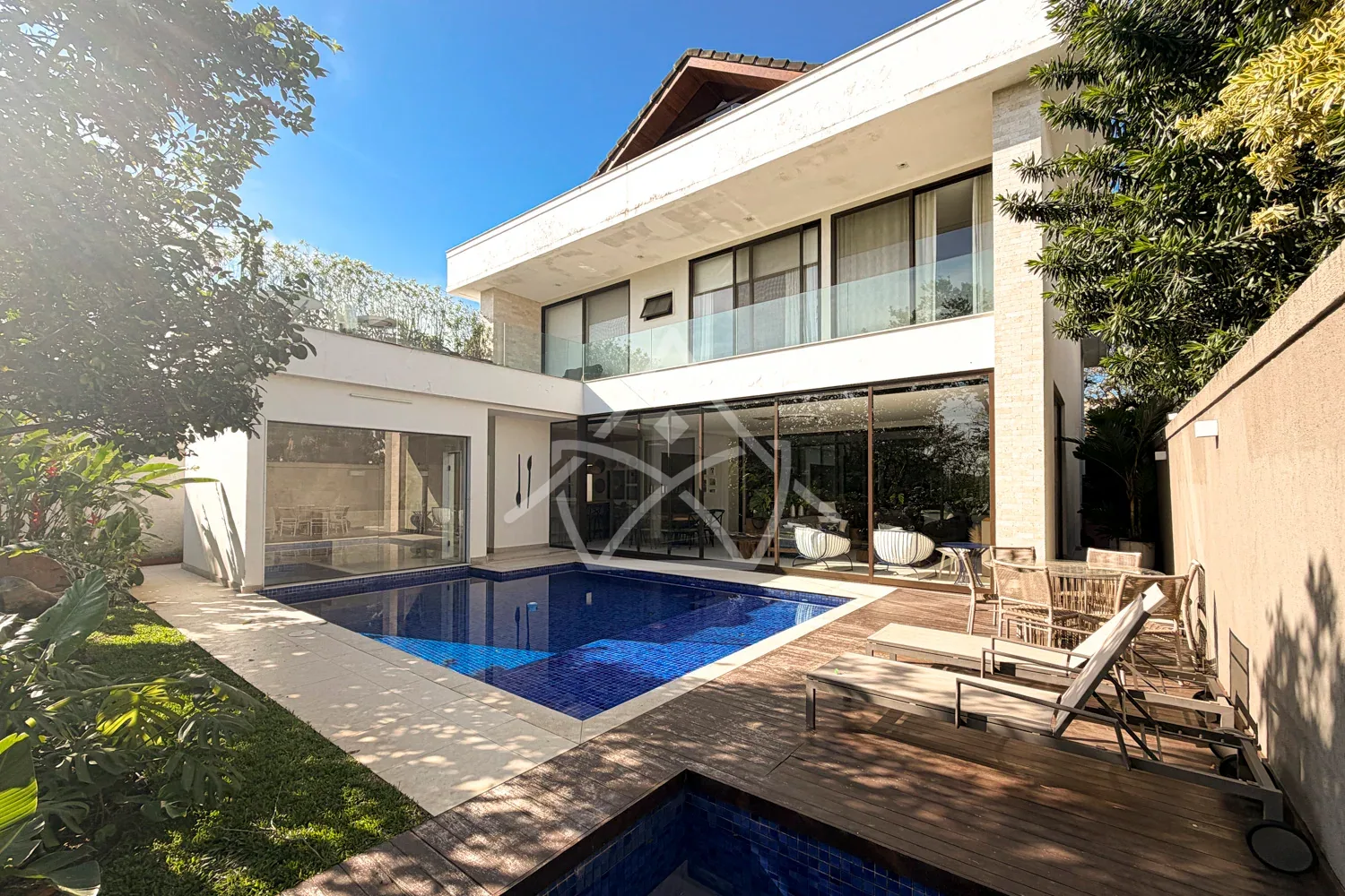 Casa Contemporânea à Venda - Barra da Tijuca, RJ