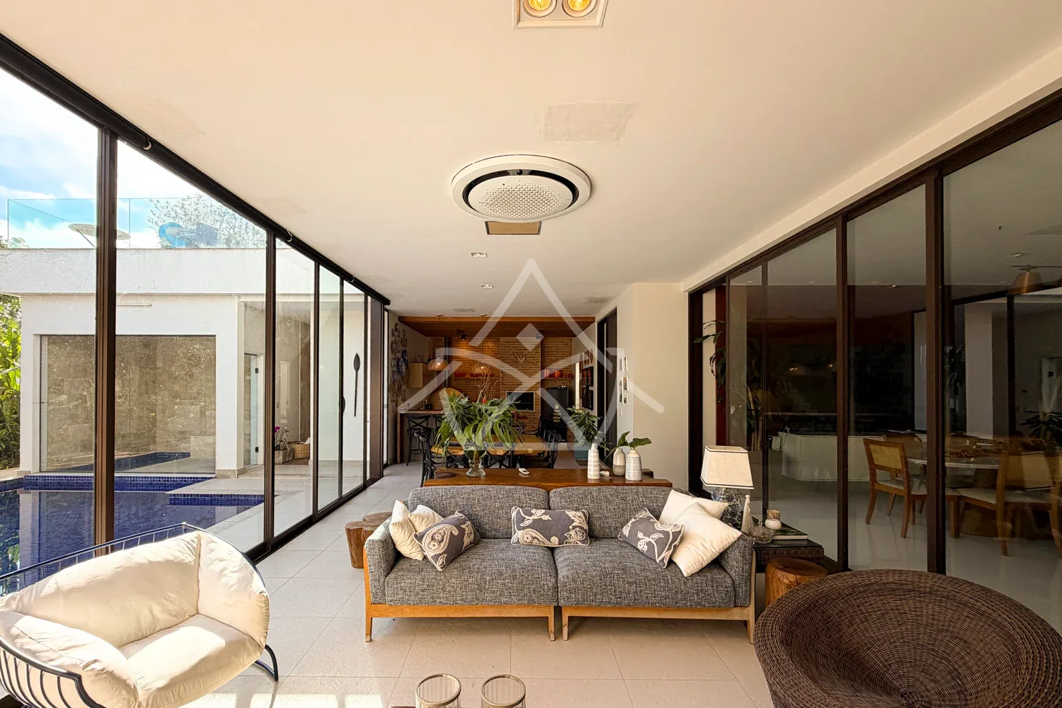 Casa Contemporânea à Venda - Barra da Tijuca, RJ