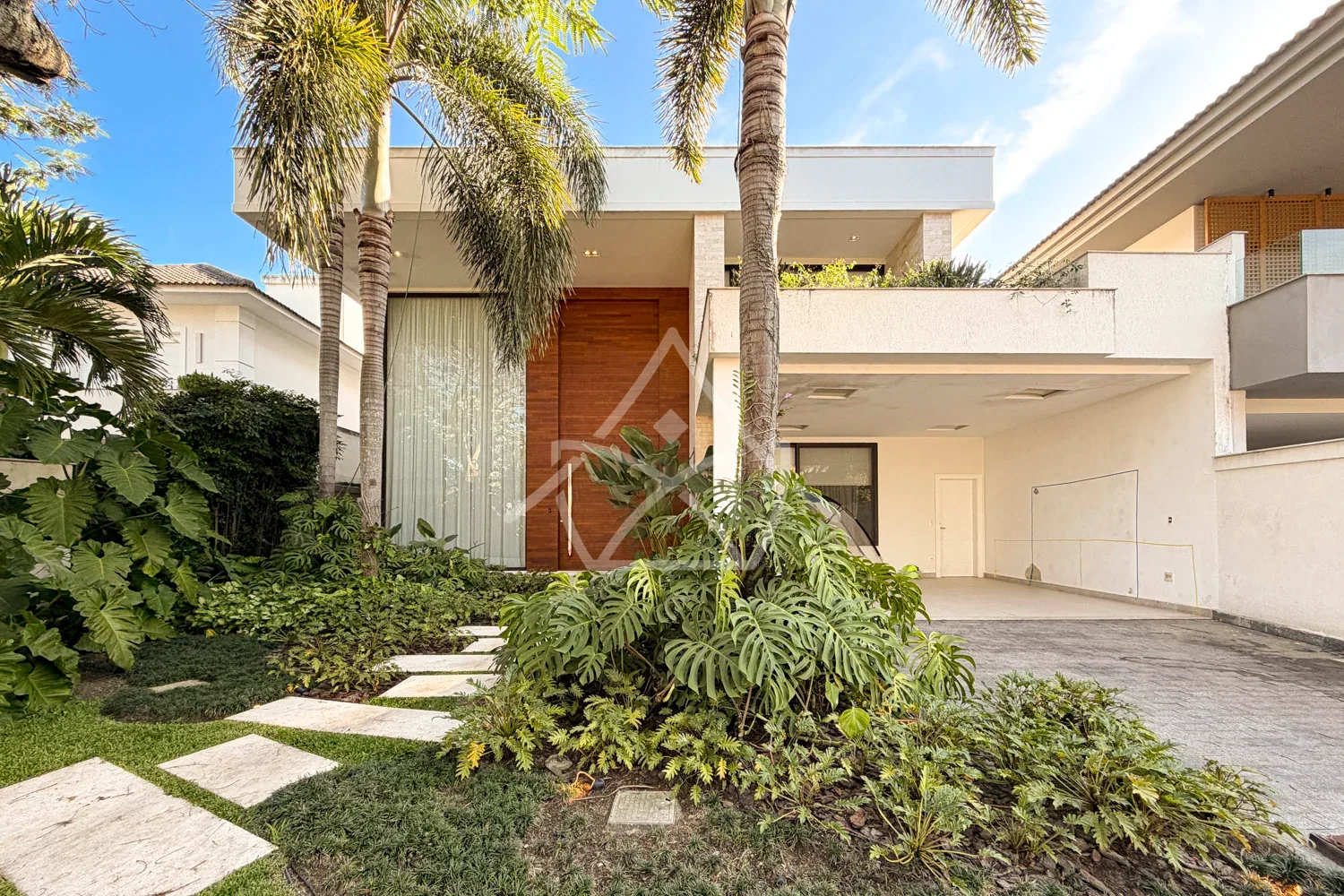 Casa Contemporânea à Venda - Barra da Tijuca, RJ