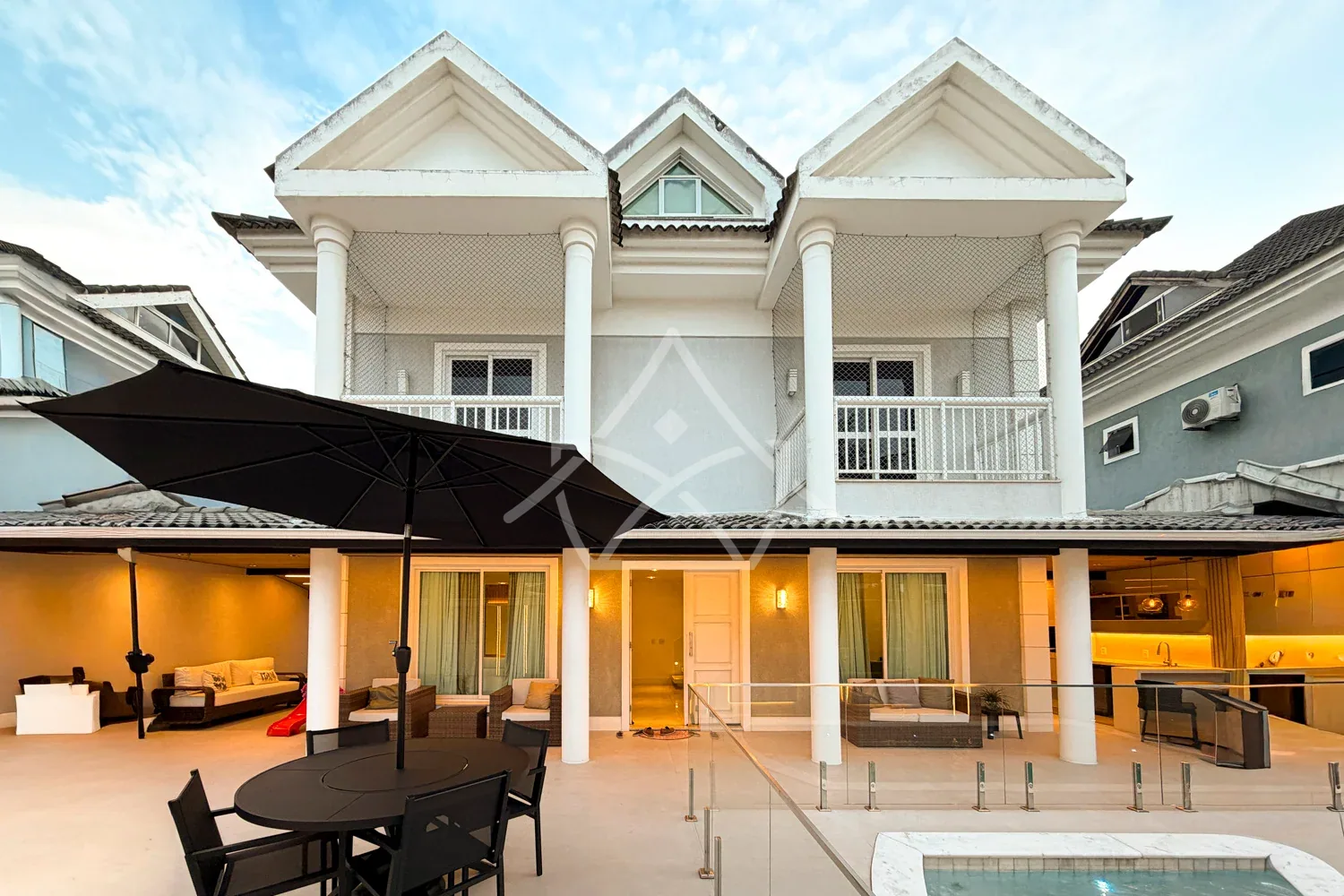 Casa Triplex no Carmel Village - Recreio dos bandeirantes, RJ