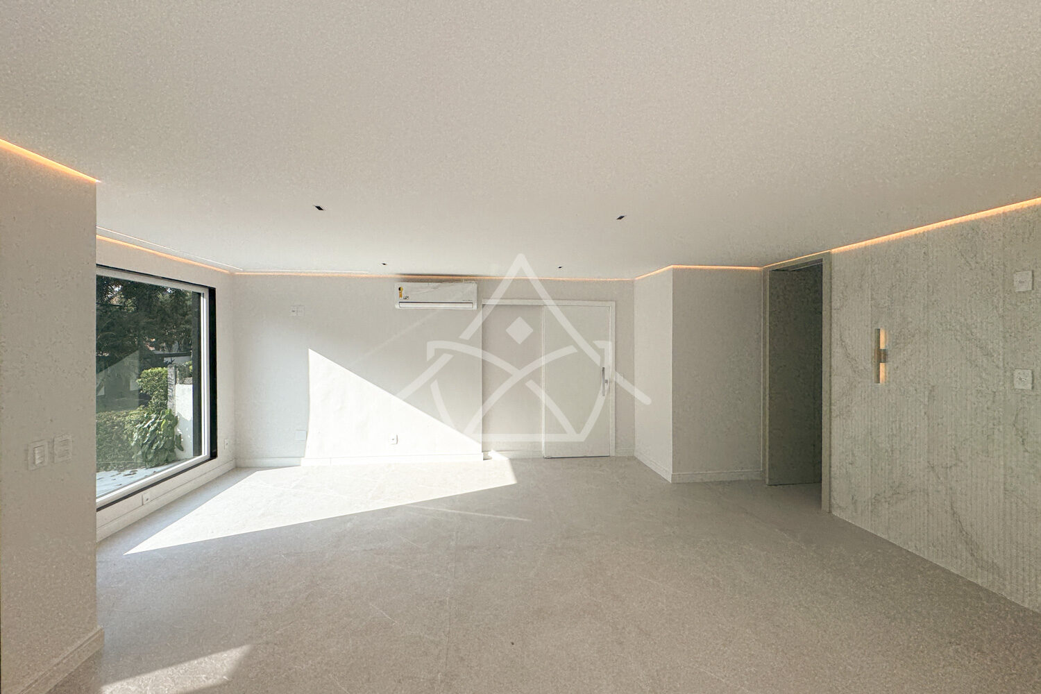 Casa Em Condomínio Com 4 Quartos - Barra da Tijuca, RJ