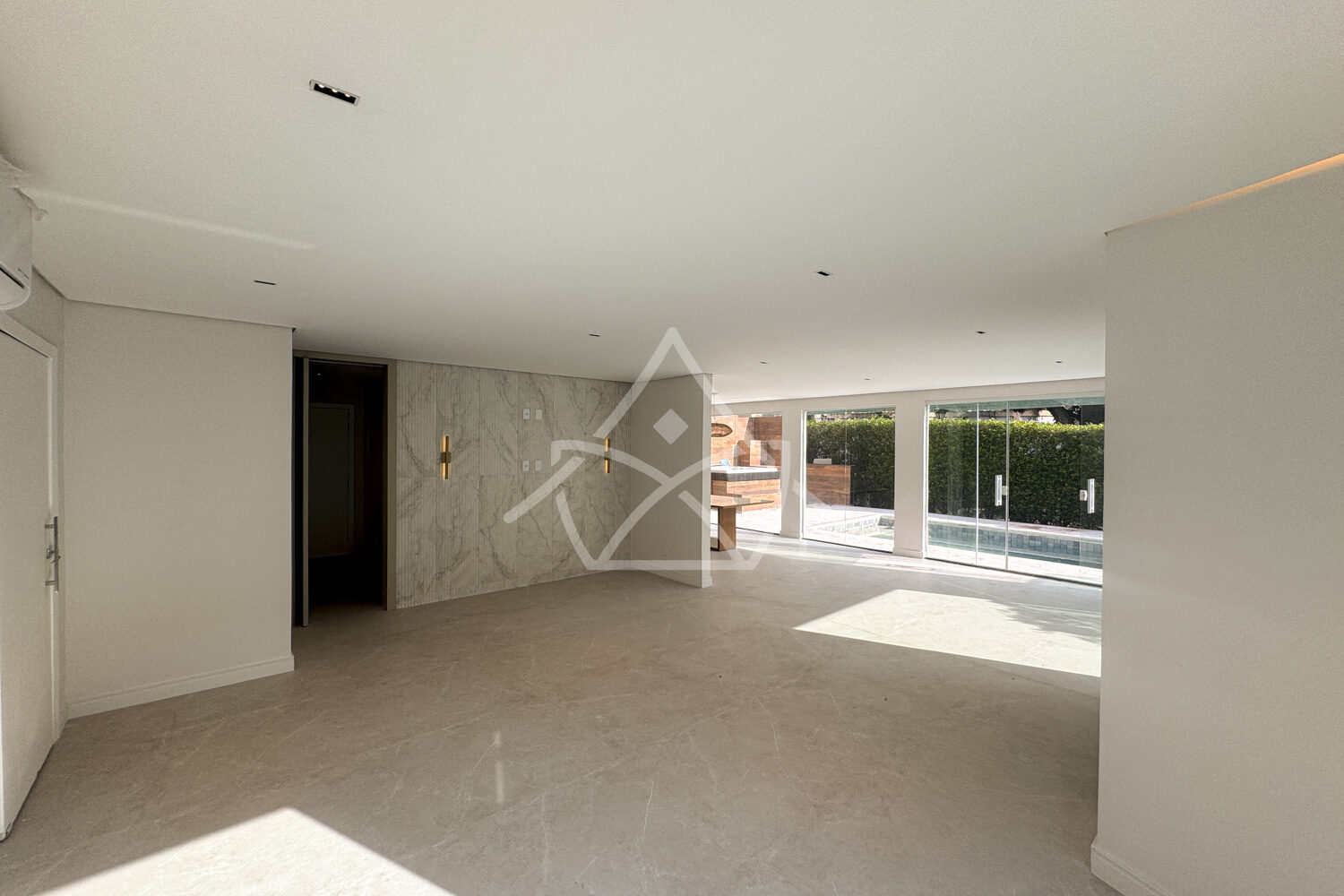 Casa Em Condomínio Com 4 Quartos - Barra da Tijuca, RJ