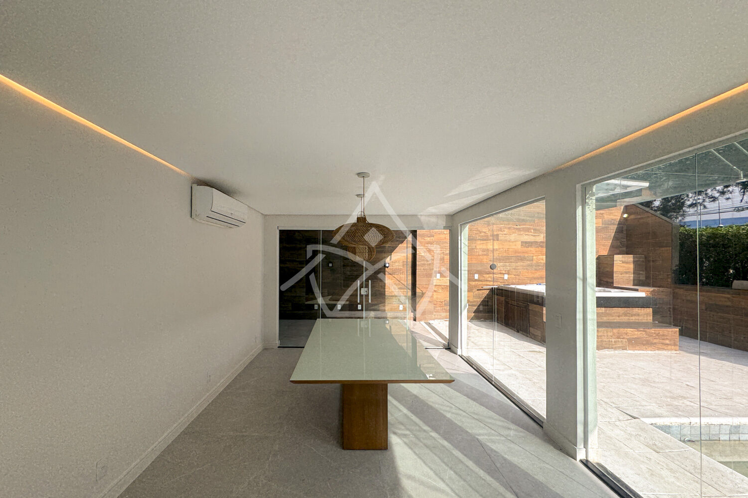 Casa Em Condomínio Com 4 Quartos - Barra da Tijuca, RJ