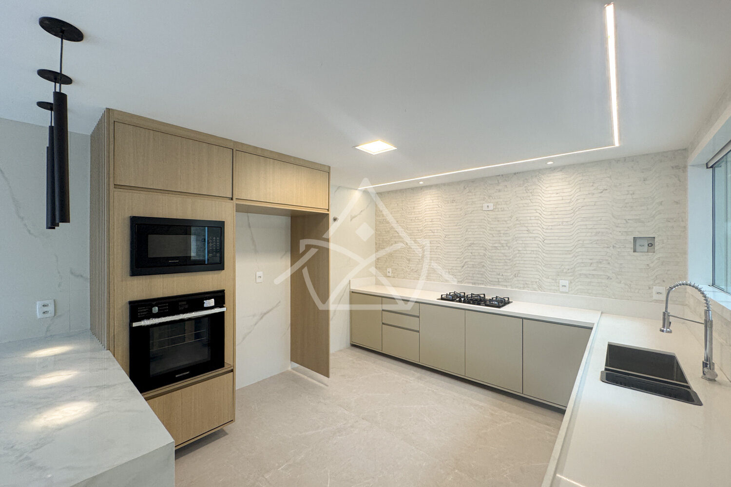 Casa Em Condomínio Com 4 Quartos - Barra da Tijuca, RJ
