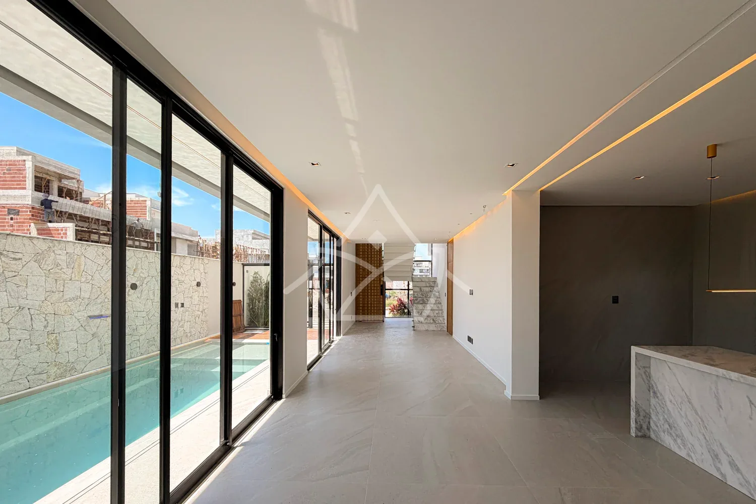Casa Triplex de Primeira Locação - Vargem Pequena, RJ