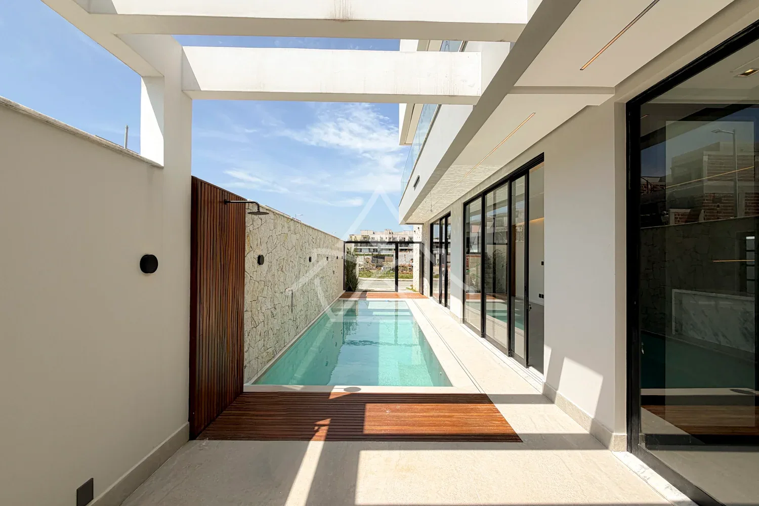 Casa Triplex de Primeira Locação - Vargem Pequena, RJ