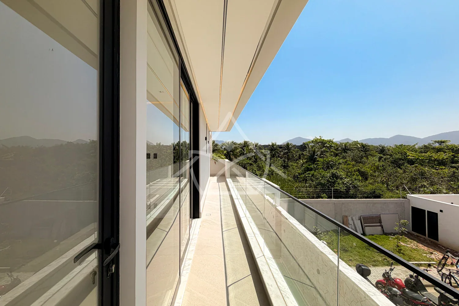 Casa Triplex de Primeira Locação - Vargem Pequena, RJ