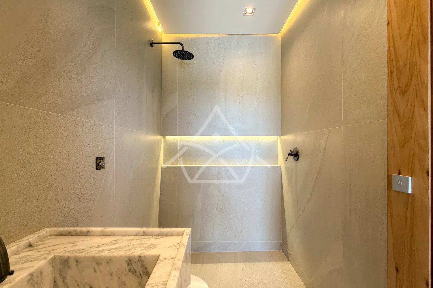 Casa Triplex de Primeira Locação - Vargem Pequena, RJ