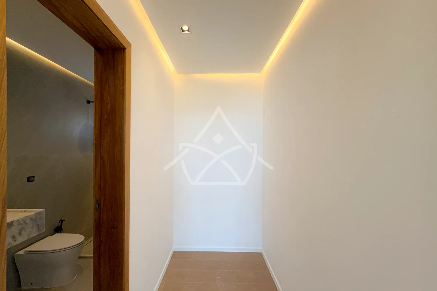 Casa Triplex de Primeira Locação - Vargem Pequena, RJ