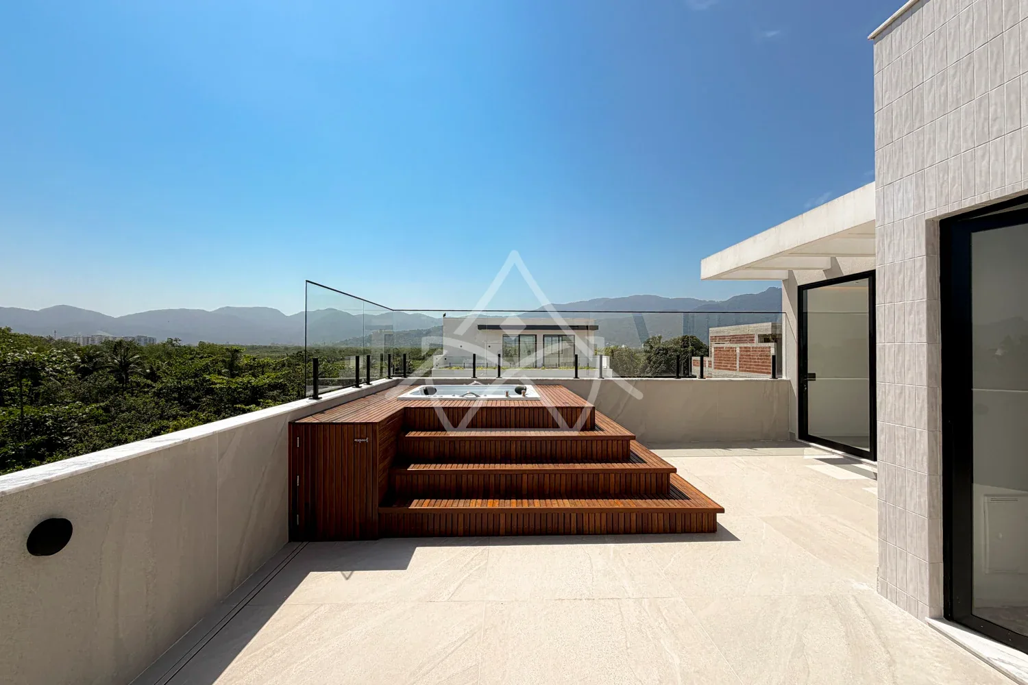 Casa Triplex de Primeira Locação - Vargem Pequena, RJ