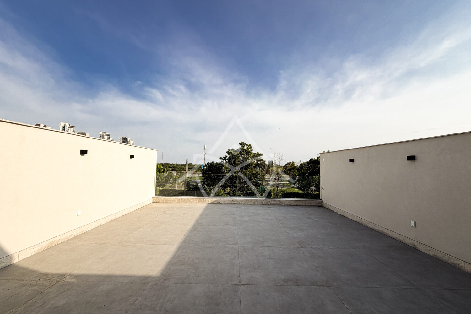 Casa Triplex Oferece Ambientes Amplos - Barra Tijuca, RJ