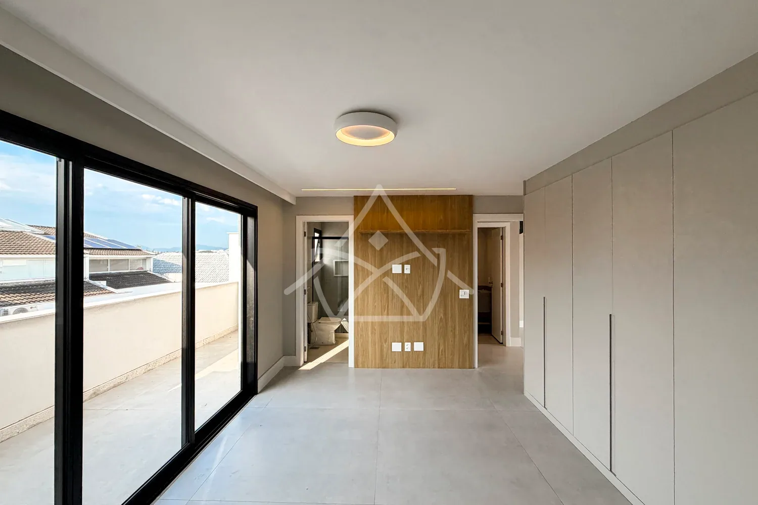 Casa Triplex Oferece Ambientes Amplos - Barra Tijuca, RJ
