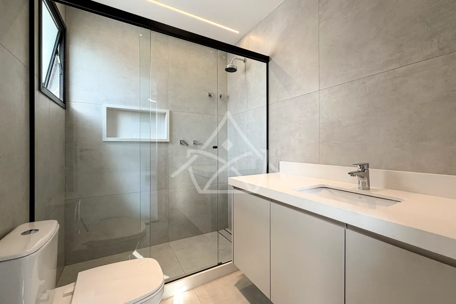Casa Triplex Oferece Ambientes Amplos - Barra Tijuca, RJ