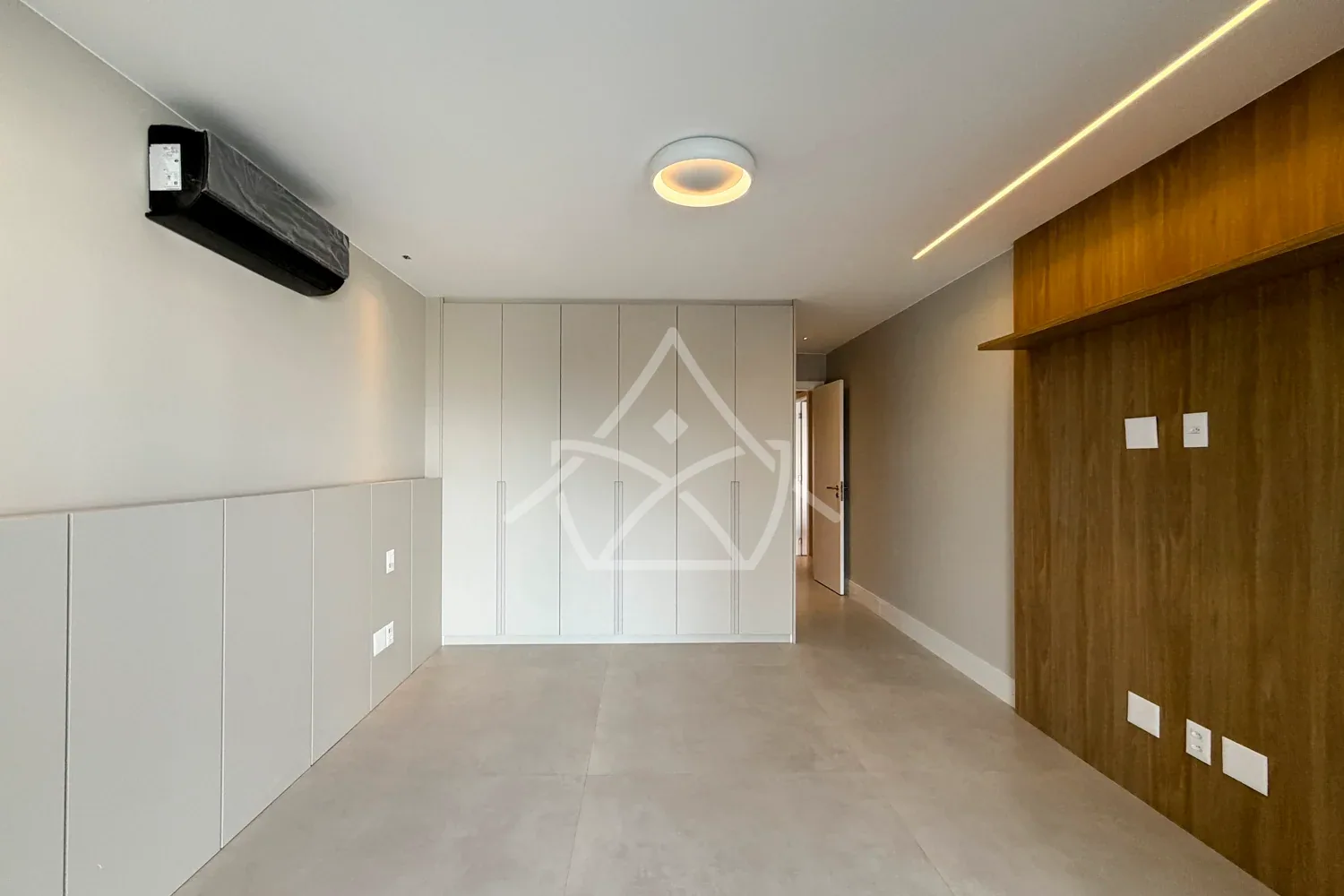 Casa Triplex Oferece Ambientes Amplos - Barra Tijuca, RJ