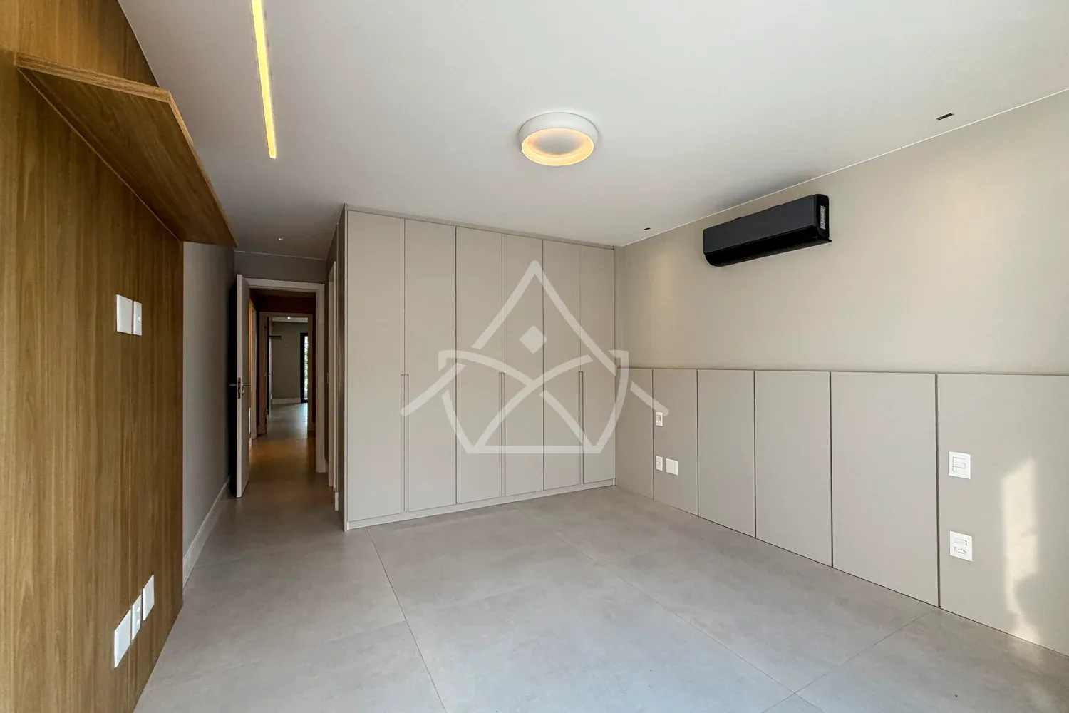 Casa Triplex Oferece Ambientes Amplos - Barra Tijuca, RJ