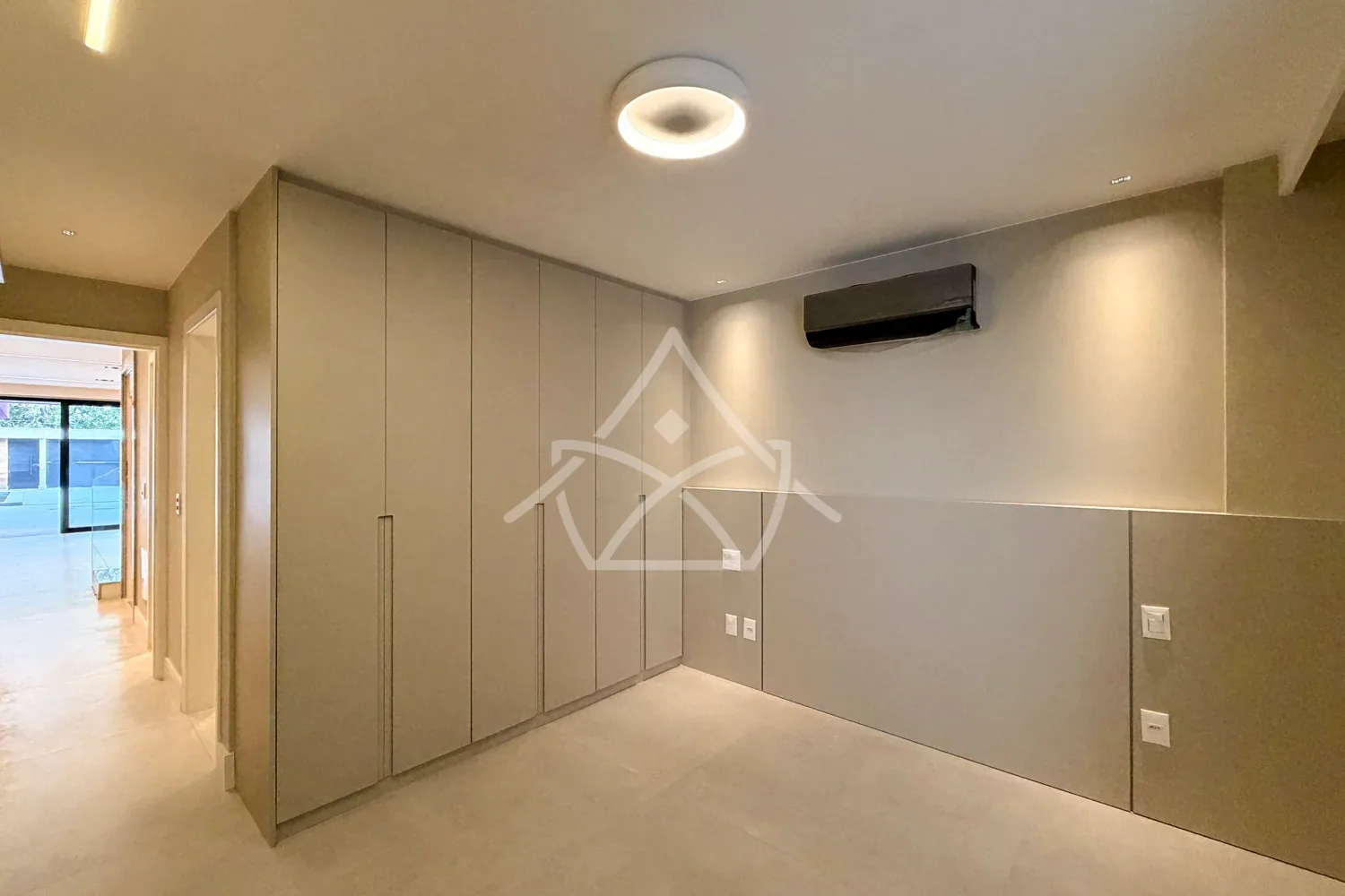Casa Triplex Oferece Ambientes Amplos - Barra Tijuca, RJ