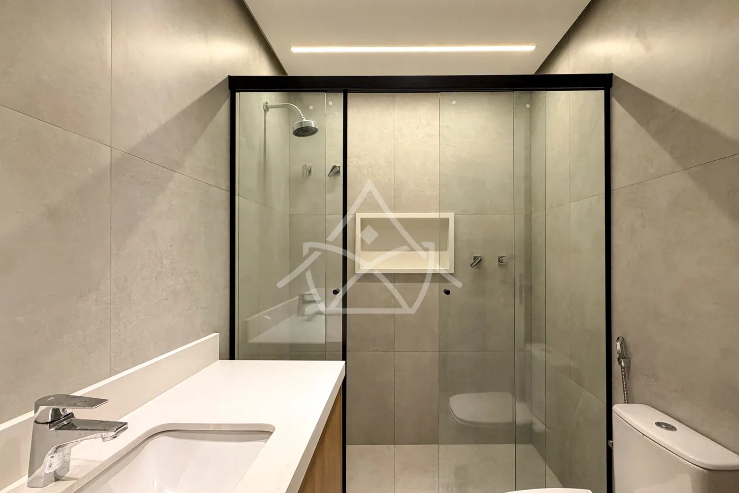 Casa Triplex Oferece Ambientes Amplos - Barra Tijuca, RJ
