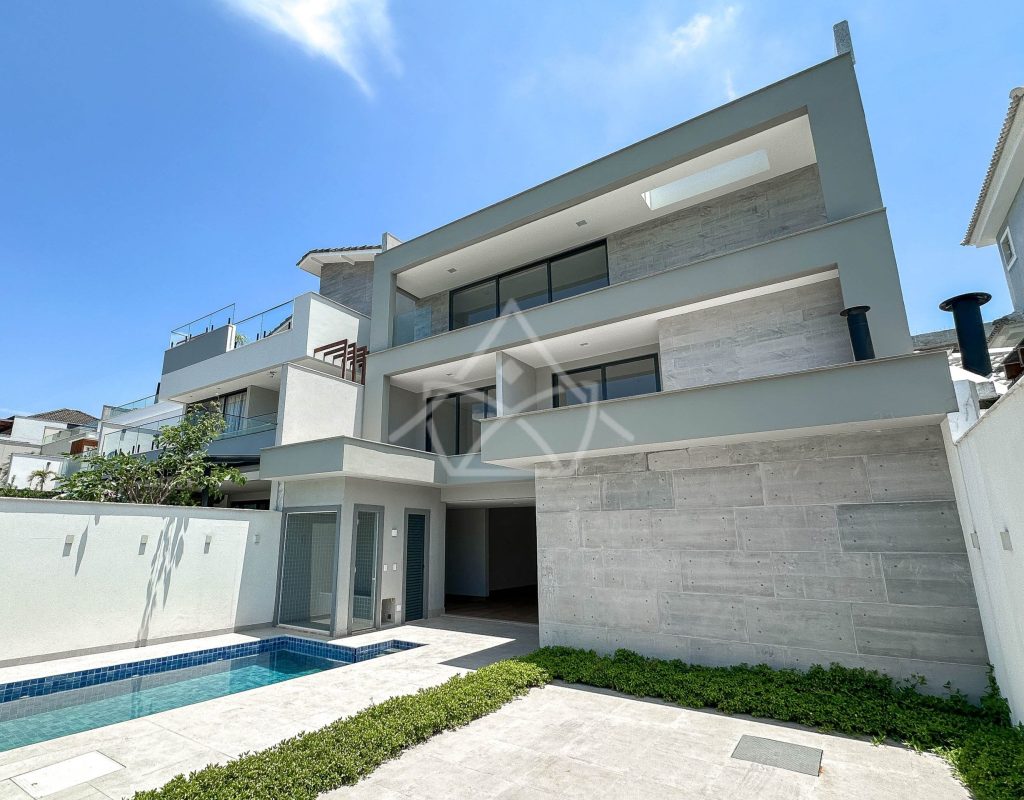 Casa à venda no condomínio Art Life, no Recreio dos Bandeirantes - Royal 4 House