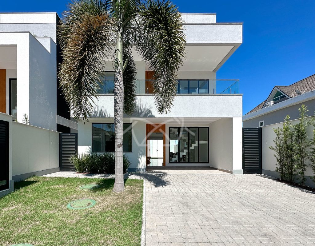 Casa à venda no condomínio Jardins de Maria, no Recreio dos Bandeirantes - Royal 4 House