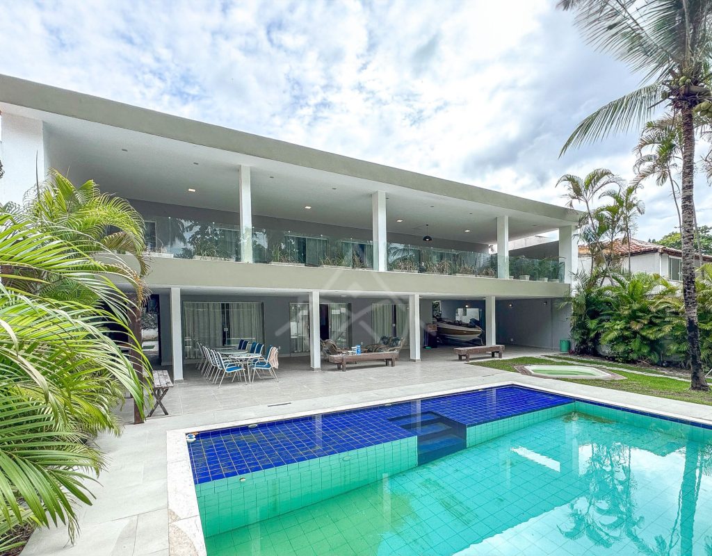 Casa à venda no condomínio Santa Helena, na Barra da Tijuca - Royal 4 House