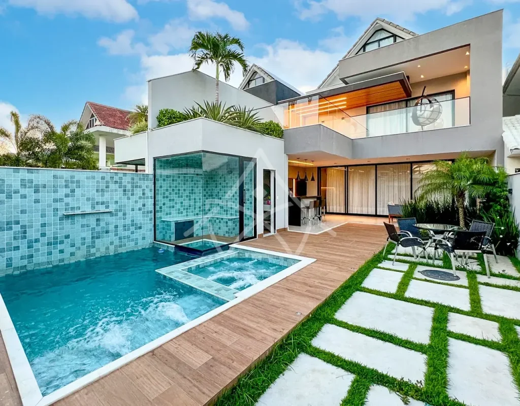 Casa Triplex Mobiliado no Recreio dos Bandeirantes